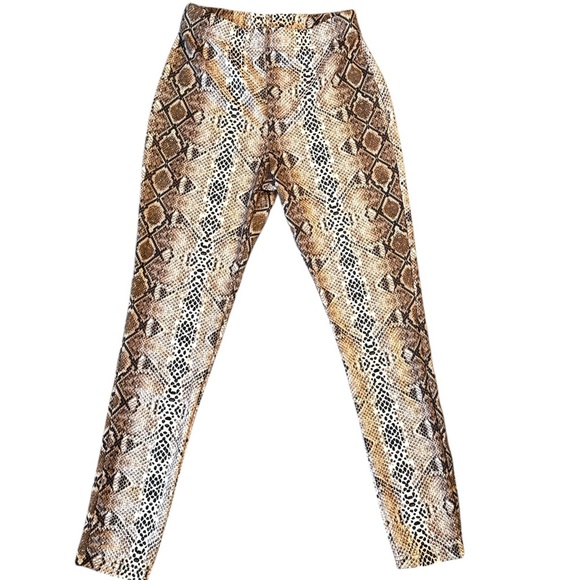 Charlotte Russe Leopard Print Leggings - Picture 3 of 5